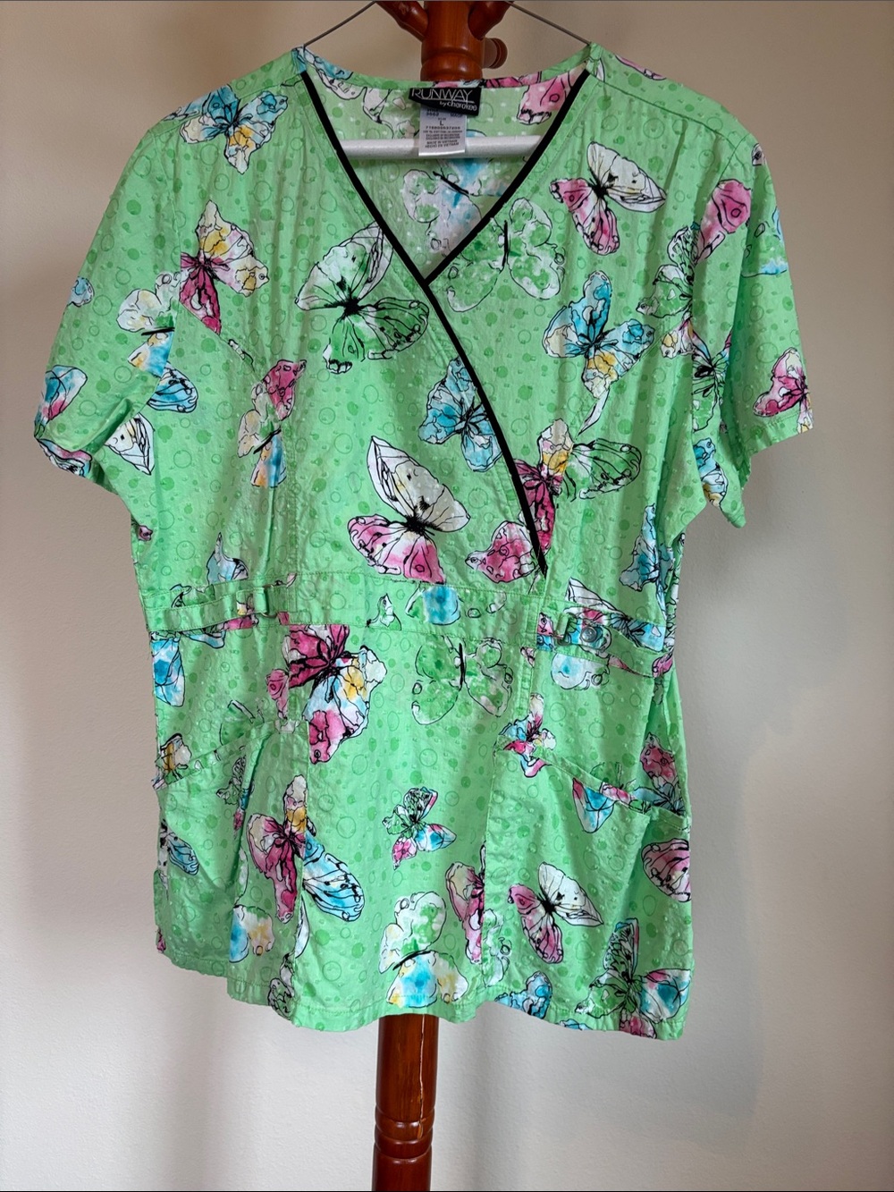 Cherokee Green Butterfly Print Dotted Swiss medical scrub top size large.